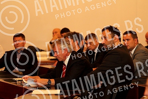 Sastanak u Skupstini grada Beograda Vanje Udovicica, ministra omladine i sporta Republike Srbije i Antidoping Agencije Srbije sa predstavnicima granskih saveza kako bi ih upoznali sa njihovim obavezama koje proisticu iz novog Zakona o sprecavanju dop