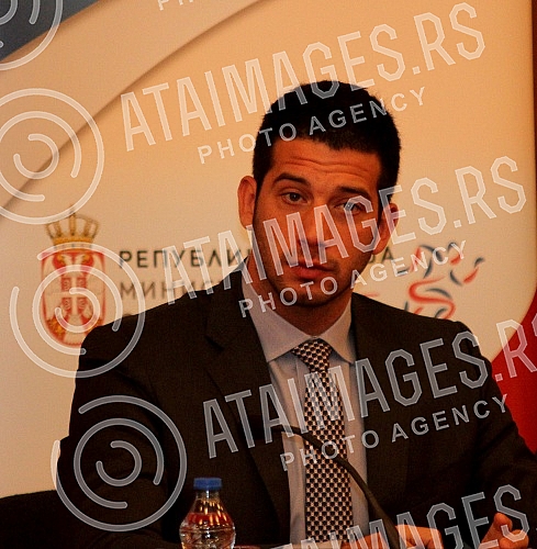 Sastanak u Skupstini grada Beograda Vanje Udovicica, ministra omladine i sporta Republike Srbije i Antidoping Agencije Srbije sa predstavnicima granskih saveza kako bi ih upoznali sa njihovim obavezama koje proisticu iz novog Zakona o sprecavanju dop