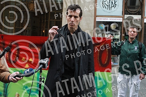 A press conference was held in front of the Serbian Academy of Sciences and Arts, at which representatives of the Oslobodjenje movement and several other opposition parties and movements spoke about submitting a petition demanding a ban on lithium mi