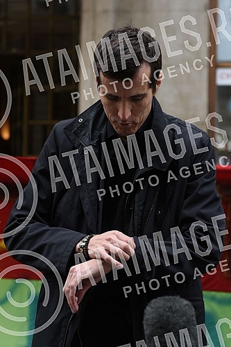 A press conference was held in front of the Serbian Academy of Sciences and Arts, at which representatives of the Oslobodjenje movement and several other opposition parties and movements spoke about submitting a petition demanding a ban on lithium mi