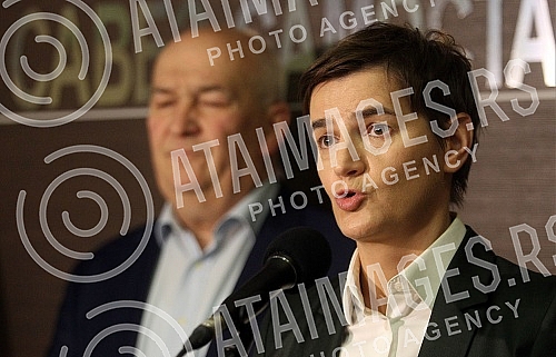 Statements after the meeting of Prime Minister Ana Brnabic and Ministers Darija Kisic Tepavcevic and Sinisa Mali with members of the Presidency of the SSSS and presidents of independent unions.Izjave nakon sastanka premijerke Ane Brnabic i ministar