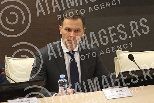 In the Federation of Independent Trade Unions of Serbia, Prime Minister Ana Brnabic, Minister of Finance Sinica Mali and Minister of Labor, Employment, Veterans and Social Affairs Darija Kisic Tepavcevic talked with members of the SSSS Presidency and