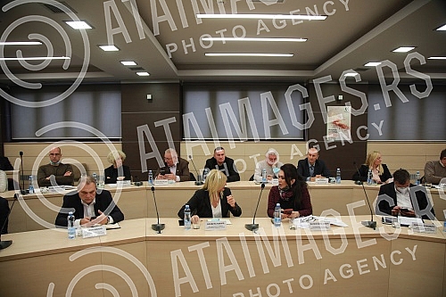 In the Federation of Independent Trade Unions of Serbia, Prime Minister Ana Brnabic, Minister of Finance Sinica Mali and Minister of Labor, Employment, Veterans and Social Affairs Darija Kisic Tepavcevic talked with members of the SSSS Presidency and