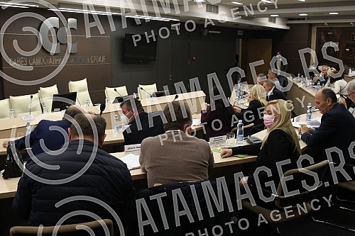 In the Federation of Independent Trade Unions of Serbia, Prime Minister Ana Brnabic, Minister of Finance Sinica Mali and Minister of Labor, Employment, Veterans and Social Affairs Darija Kisic Tepavcevic talked with members of the SSSS Presidency and