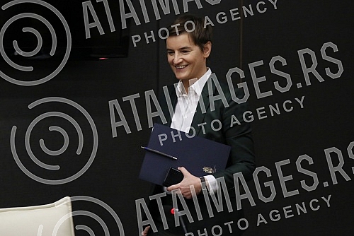 In the Federation of Independent Trade Unions of Serbia, Prime Minister Ana Brnabic, Minister of Finance Sinica Mali and Minister of Labor, Employment, Veterans and Social Affairs Darija Kisic Tepavcevic talked with members of the SSSS Presidency and