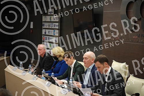 In the Federation of Independent Trade Unions of Serbia, Prime Minister Ana Brnabic, Minister of Finance Sinica Mali and Minister of Labor, Employment, Veterans and Social Affairs Darija Kisic Tepavcevic talked with members of the SSSS Presidency and
