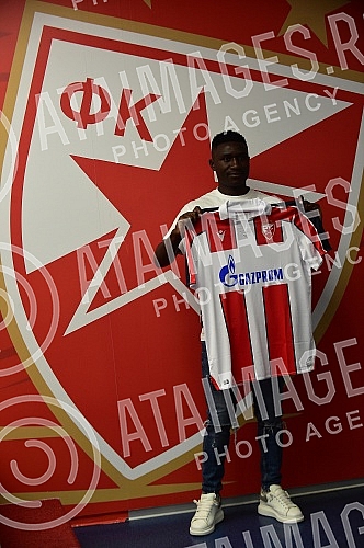 Kings Kangwa, a new reinforcement of FC Red Star for next season, was presented at the Media Center of the Rajko Mitic Stadium.U Medija centru stadiona Rajko Mitic predstavljen je Kings Kangva, novo pojacanje FK Crvena zvezda za narednu sezonu.