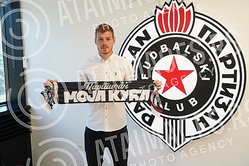 Aleksandar Filipovic, who until recently was a football player of Bate Borisov, was presented in the premises of FC Partizan, a new reinforcement for next season.U prostorija FK Partizan predstavljen je Aleksandar Filipovic, koji je doskoro bio fud