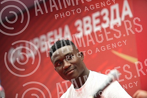Kings Kangwa, a new reinforcement of FC Red Star for next season, was presented at the Media Center of the Rajko Mitic Stadium.U Medija centru stadiona Rajko Mitic predstavljen je Kings Kangva, novo pojacanje FK Crvena zvezda za narednu sezonu.