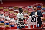 Kings Kangwa, a new reinforcement of FC Red Star for next season, was presented at the Media Center of the Rajko Mitic Stadium.U Medija centru stadiona Rajko Mitic predstavljen je Kings Kangva, novo pojacanje FK Crvena zvezda za narednu sezonu.