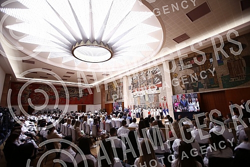 The President of the Republic of Serbia, Aleksandar Vucic, attended the ceremony of awarding employment contracts to the most successful graduates of all medical faculties and secondary medical schools in Serbia.Predsednik Republike Srbije Aleksand