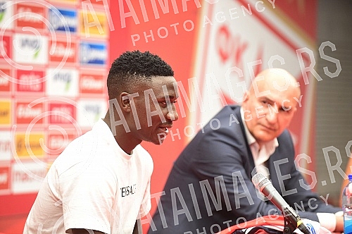 Kings Kangwa, a new reinforcement of FC Red Star for next season, was presented at the Media Center of the Rajko Mitic Stadium.U Medija centru stadiona Rajko Mitic predstavljen je Kings Kangva, novo pojacanje FK Crvena zvezda za narednu sezonu.