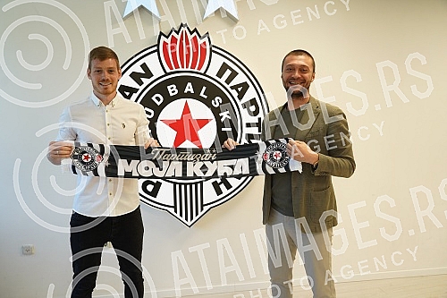 Aleksandar Filipovic, who until recently was a football player of Bate Borisov, was presented in the premises of FC Partizan, a new reinforcement for next season.U prostorija FK Partizan predstavljen je Aleksandar Filipovic, koji je doskoro bio fud