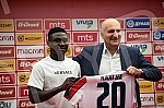 Kings Kangwa, a new reinforcement of FC Red Star for next season, was presented at the Media Center of the Rajko Mitic Stadium.U Medija centru stadiona Rajko Mitic predstavljen je Kings Kangva, novo pojacanje FK Crvena zvezda za narednu sezonu.