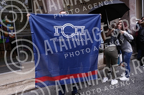 Workers of GSP, Waterworks, Power Plant and other public companies in Belgrade gathered on the eve of the City meeting to express their dissatisfaction with the decision to establish two more new companies in the capital city.Radnici GSP, Vodovoda,