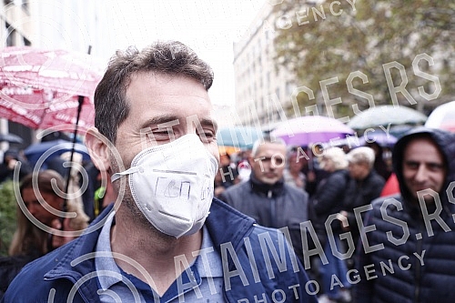 Workers of GSP, Waterworks, Power Plant and other public companies in Belgrade gathered on the eve of the City meeting to express their dissatisfaction with the decision to establish two more new companies in the capital city.Radnici GSP, Vodovoda,