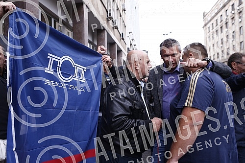 Workers of GSP, Waterworks, Power Plant and other public companies in Belgrade gathered on the eve of the City meeting to express their dissatisfaction with the decision to establish two more new companies in the capital city.Radnici GSP, Vodovoda,