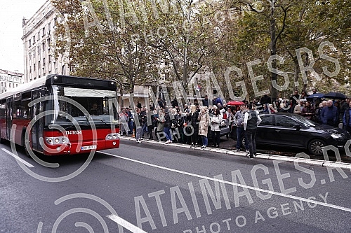 Workers of GSP, Waterworks, Power Plant and other public companies in Belgrade gathered on the eve of the City meeting to express their dissatisfaction with the decision to establish two more new companies in the capital city.Radnici GSP, Vodovoda,