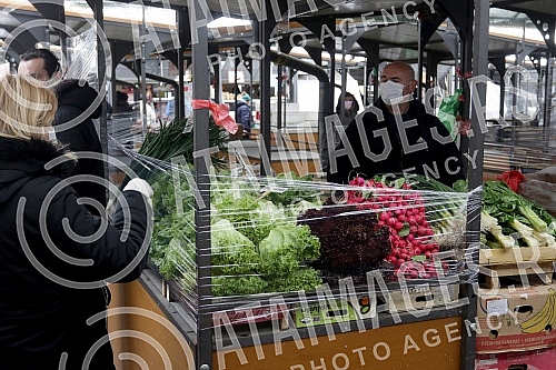 Markets in Belgrade are open three days a week, starting Thursday.Pijace u Beogradu rade tri dana nedeljno, od cetvrtka.