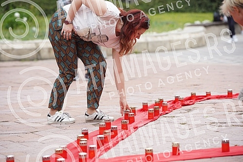 The National center for sexual and reproductive health Potent, organized a candle lighting on Nikola Pasic square on the occasion of the International day of remembrance for AIDS victims.Nacionalni centar za seksualno i reprodudktivno zdravlja Pote