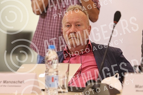 The Report of the Independent International Commission on the Investigation of the Sufferings of All Nations in the Srebrenica Region from 1992 to 1995 was presented at the UNS Press Center.U Pres centru UNS-a predstavljen je Izvestaj Nezavisne med