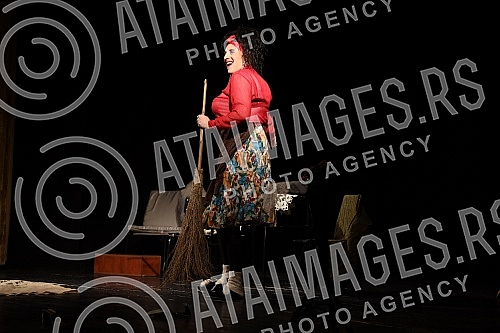Celebrities at the play 