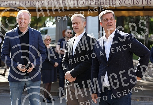Srbijanka Turajlic, a retired professor of the University of Belgrade and an activist for human rights and freedoms, was buried at the New Cemetery.Profesorka Univerziteta u Beogradu u penziji i i aktivistkinja za ljudska prava i slobode Srbijanka 