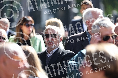 Srbijanka Turajlic, a retired professor of the University of Belgrade and an activist for human rights and freedoms, was buried at the New Cemetery.Profesorka Univerziteta u Beogradu u penziji i i aktivistkinja za ljudska prava i slobode Srbijanka 