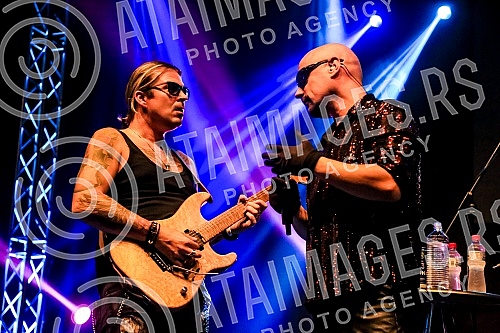 The popular Balkan-punk-folk band Brkovi, after four years, held its first independent concert in Belgrade, in the Hangar of the Port of Belgrade, and the special guests at the concert are Travolta from Borce Grede and the Bulgarian orchestra Kamchia