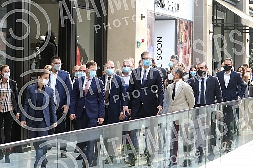 Belgrade Gallery, the largest shopping center in the region, was opened in the presence of the President of the Republic of Serbia, Aleksandar Vucic, and the President of Eagle Hills, Mohamed Alabbar.Galerija Belgrade, najveci trzni centar u region
