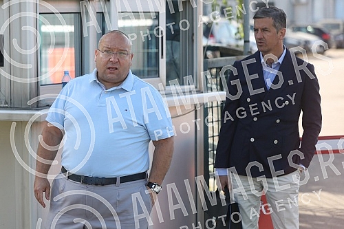Vladimir Vuletic arrived at the Service for the Fight against Organized Crime (SBPOK) in Makis, where he will testify due to alleged abuses at the Partizan Football Club.Vladimir Vuletic stigao u Sluzbu za borbu protiv organizovanog kriminala (SBPO