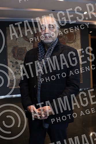 The presentation of the Lifetime Achievement Award Dobrica's Ring for 2021 to the family of Milan Lanet Gutovic was held at the Yugoslav Drama Theater, organized by the Association of Dramatic Artists of Serbia.Urucenje Nagrade za zivotno delo Dobr