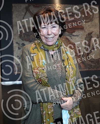 The presentation of the Lifetime Achievement Award Dobrica's Ring for 2021 to the family of Milan Lanet Gutovic was held at the Yugoslav Drama Theater, organized by the Association of Dramatic Artists of Serbia.Urucenje Nagrade za zivotno delo Dobr