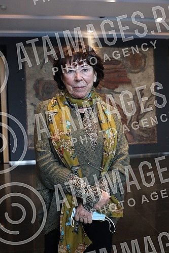 The presentation of the Lifetime Achievement Award Dobrica's Ring for 2021 to the family of Milan Lanet Gutovic was held at the Yugoslav Drama Theater, organized by the Association of Dramatic Artists of Serbia.Urucenje Nagrade za zivotno delo Dobr