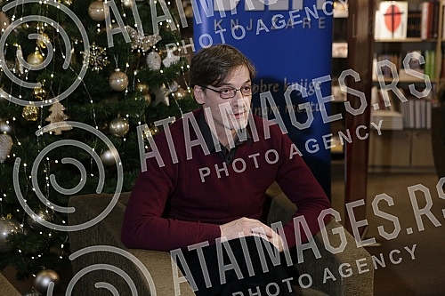 The forum on the occasion of the hundredth anniversary of the birth of Dobrica Cosic was held in the Delfi SKC bookstore.Tribina povodom stotinu godina od rodjenja Dobrice Cosica  odrzana je u knjizari Delfi SKC.