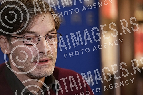 The forum on the occasion of the hundredth anniversary of the birth of Dobrica Cosic was held in the Delfi SKC bookstore.Tribina povodom stotinu godina od rodjenja Dobrice Cosica  odrzana je u knjizari Delfi SKC.