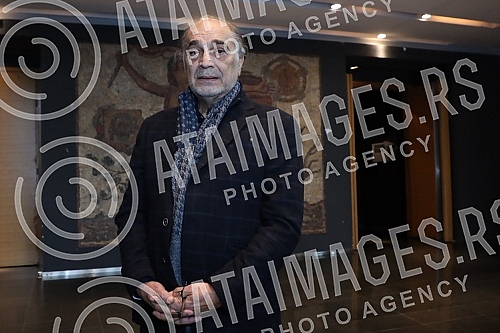 The presentation of the Lifetime Achievement Award Dobrica's Ring for 2021 to the family of Milan Lanet Gutovic was held at the Yugoslav Drama Theater, organized by the Association of Dramatic Artists of Serbia.Urucenje Nagrade za zivotno delo Dobr