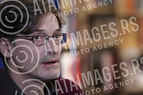 The forum on the occasion of the hundredth anniversary of the birth of Dobrica Cosic was held in the Delfi SKC bookstore.Tribina povodom stotinu godina od rodjenja Dobrice Cosica  odrzana je u knjizari Delfi SKC.