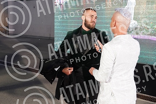 Superfinale of the fifth season of the reality program Zadruga, which is broadcast on Pink TV.Superfinale pete sezone rijaliti programa Zadruga koji se emituje na televiziji Pink.