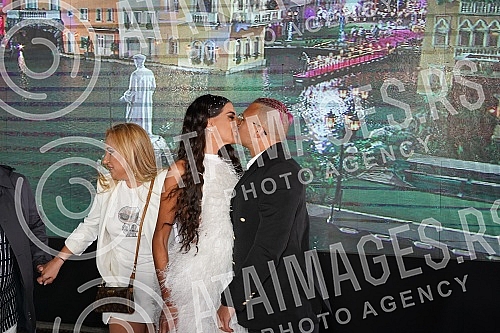 Superfinale of the fifth season of the reality program Zadruga, which is broadcast on Pink TV.Superfinale pete sezone rijaliti programa Zadruga koji se emituje na televiziji Pink.