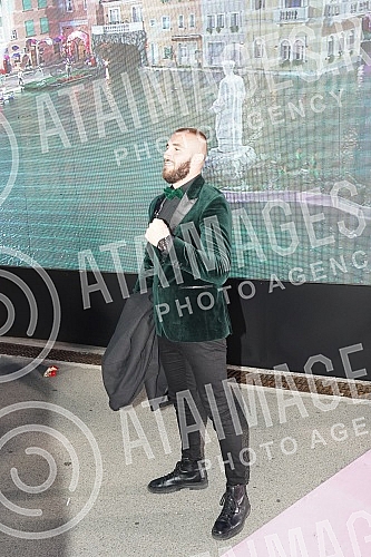 Superfinale of the fifth season of the reality program Zadruga, which is broadcast on Pink TV.Superfinale pete sezone rijaliti programa Zadruga koji se emituje na televiziji Pink.