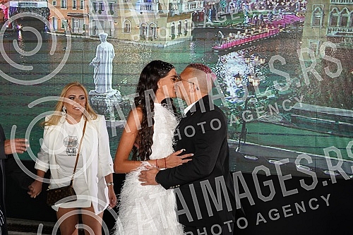 Superfinale of the fifth season of the reality program Zadruga, which is broadcast on Pink TV.Superfinale pete sezone rijaliti programa Zadruga koji se emituje na televiziji Pink.