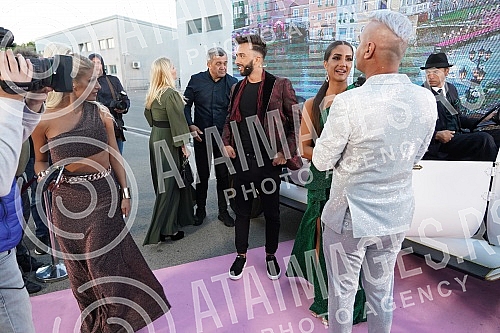 Superfinale of the fifth season of the reality program Zadruga, which is broadcast on Pink TV.Superfinale pete sezone rijaliti programa Zadruga koji se emituje na televiziji Pink.