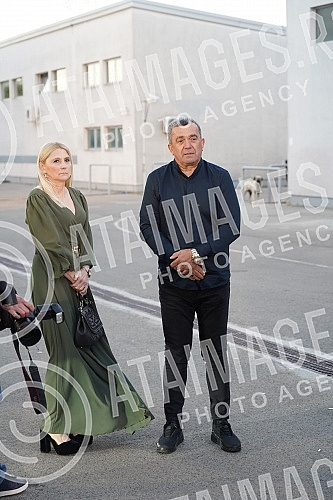 Superfinale of the fifth season of the reality program Zadruga, which is broadcast on Pink TV.Superfinale pete sezone rijaliti programa Zadruga koji se emituje na televiziji Pink.