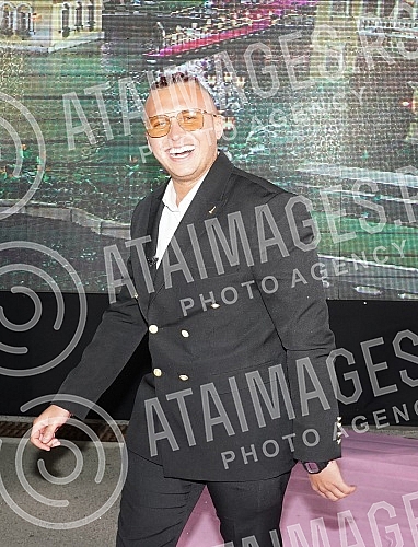 Superfinale of the fifth season of the reality program Zadruga, which is broadcast on Pink TV.Superfinale pete sezone rijaliti programa Zadruga koji se emituje na televiziji Pink.