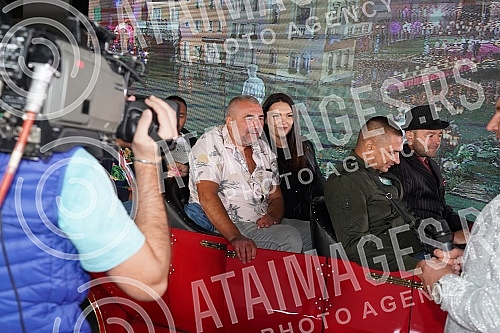 Superfinale of the fifth season of the reality program Zadruga, which is broadcast on Pink TV.Superfinale pete sezone rijaliti programa Zadruga koji se emituje na televiziji Pink.