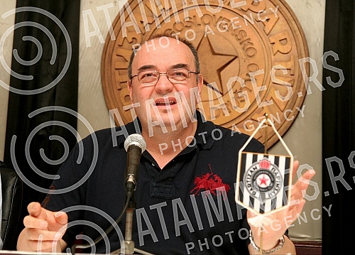 Promotion of new head coach in KK Partizan - Dusko Vujosevic held on stadium Partizan.Promocija novog trenera KK Partizan - Duska Vujosevica odrzana na stadionu Partizana. 