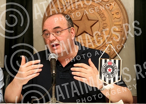Promotion of new head coach in KK Partizan - Dusko Vujosevic held on stadium Partizan.Promocija novog trenera KK Partizan - Duska Vujosevica odrzana na stadionu Partizana. 