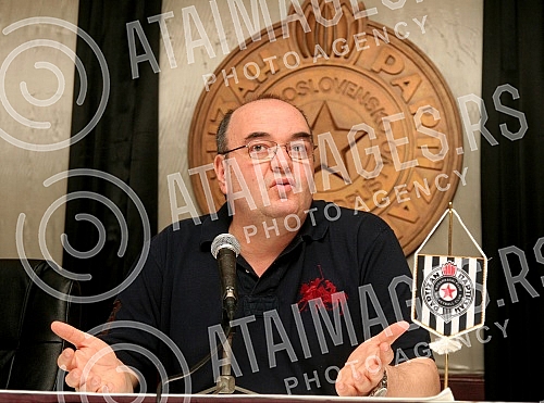 Promotion of new head coach in KK Partizan - Dusko Vujosevic held on stadium Partizan.Promocija novog trenera KK Partizan - Duska Vujosevica odrzana na stadionu Partizana. 