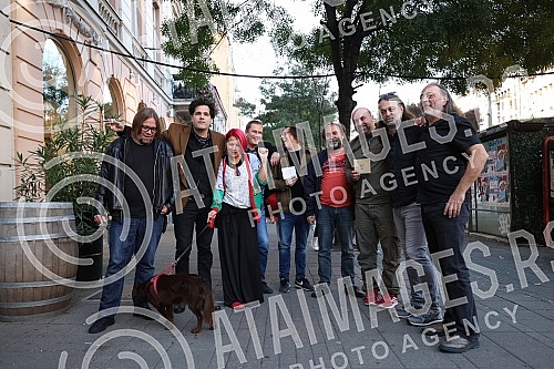 The group Kanda, Kodza and Nebojsa and the publishing house Mascom held a press promotion of the album in Gradska pivnica-Terazije.Grupa Kanda, Kodza i Nebojsa i izdavacka kuca Mascom odrzali su novinarsku promociju albuma u Gradskoj pivnici-Terazi